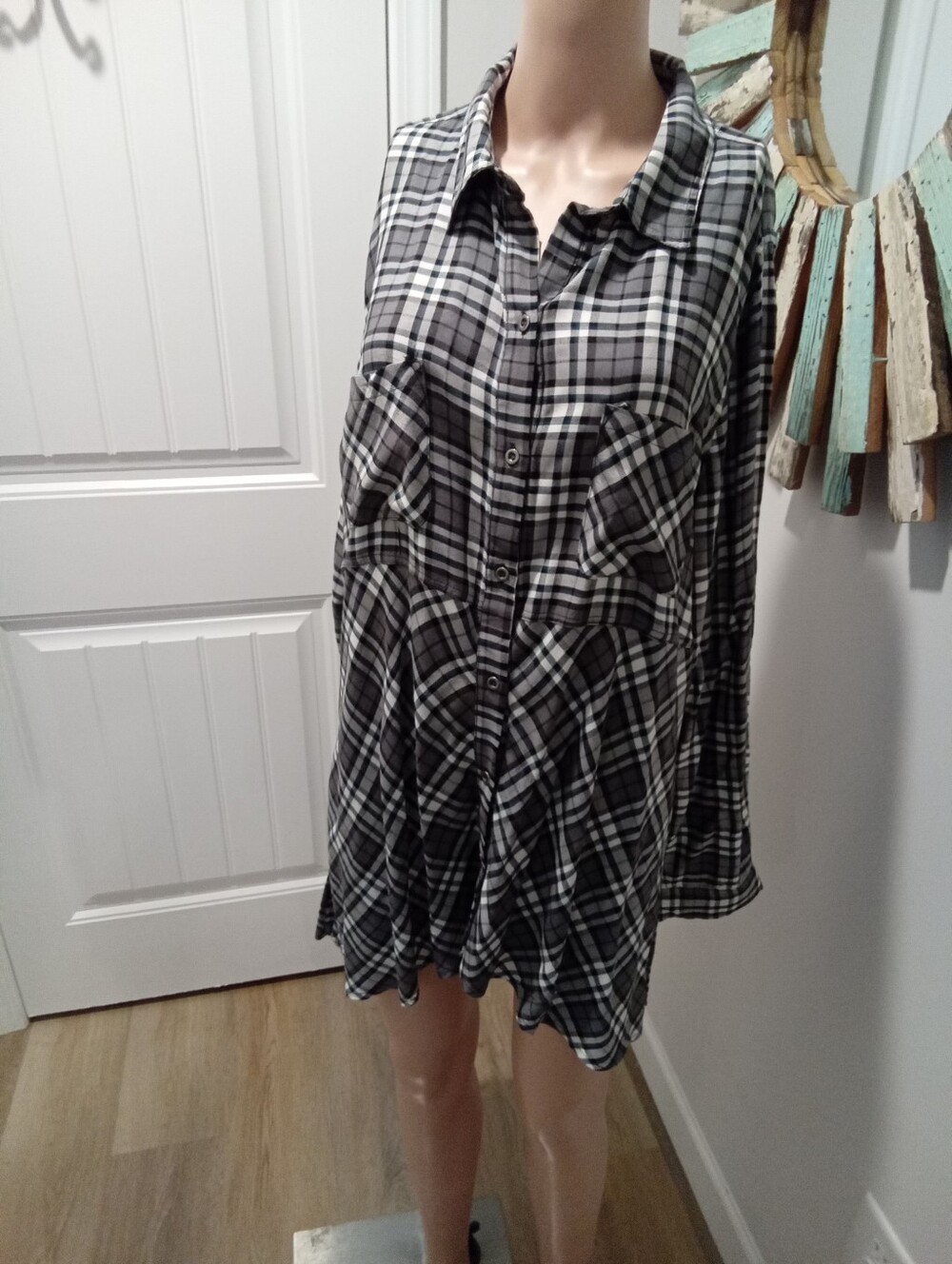 Westbound Woman Plus Size 1X Black & White Plaid w/Green Button Down Tunic - Picture 2 of 11